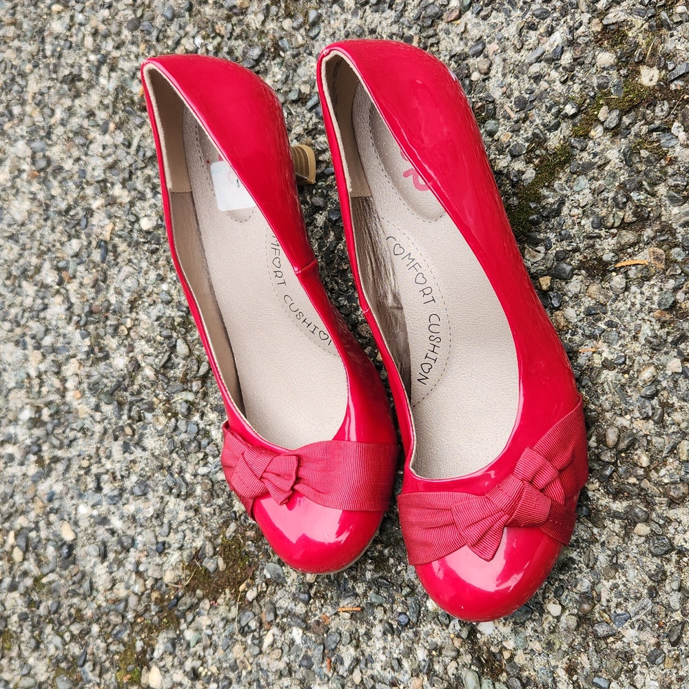 Women's shoes red small heel